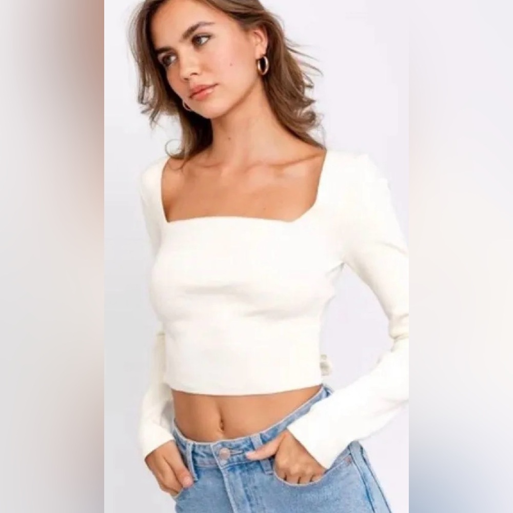 Le Lis - Strappy Criss Cross Back Cropped Square Neck Sweater